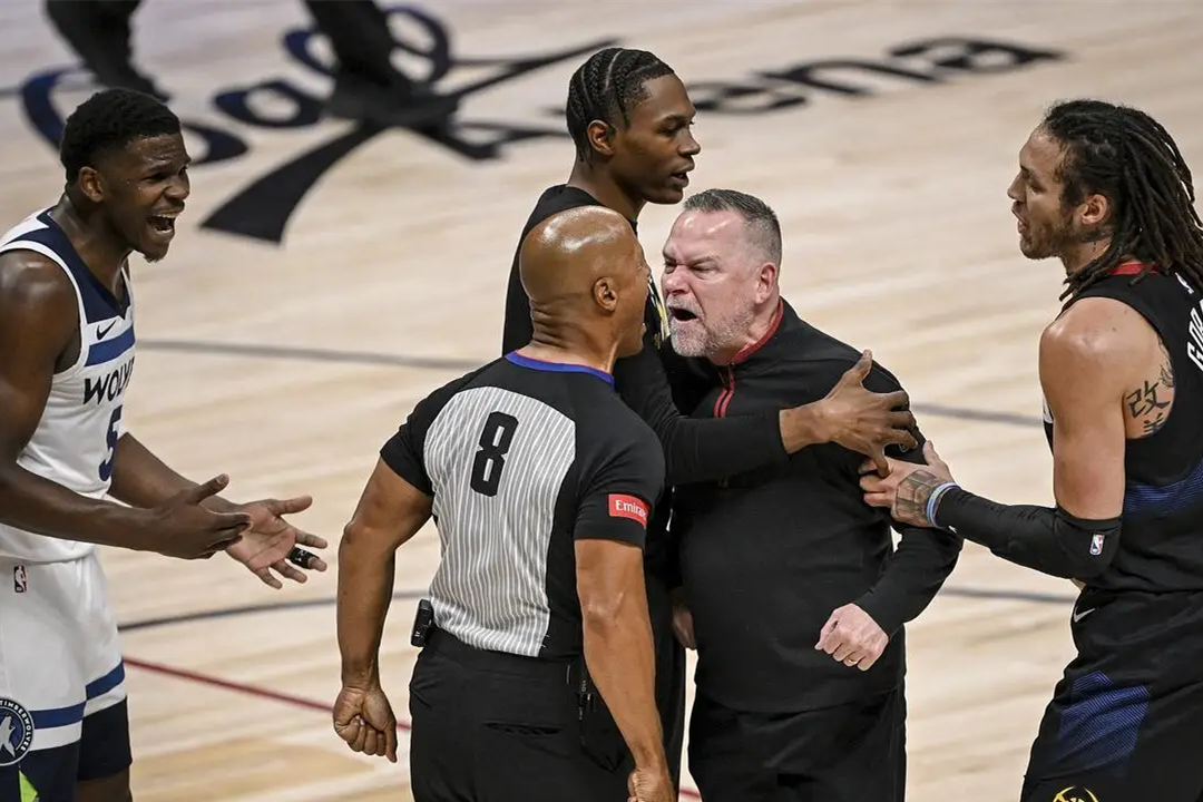 爱游戏娱乐 -包含丹佛掘金发布备战花絮,赛后篮板制胜,NBA总决赛任务艰巨,球探报告显示潜力的词条